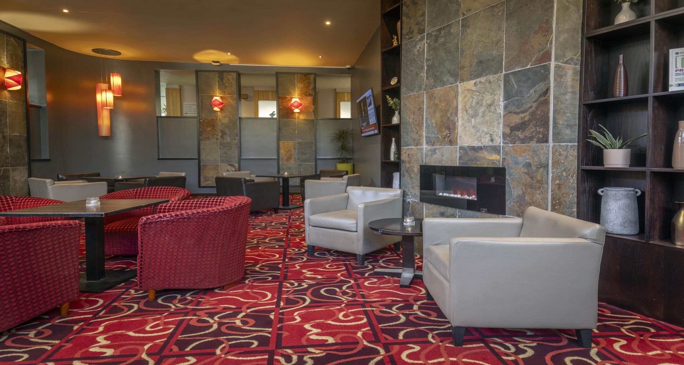 المنشأة من الخار ج