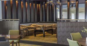 供应早餐、午餐和晚餐,花园景观