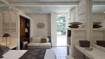 Habitación doble | Ropa de cama de alta calidad y decoración individual