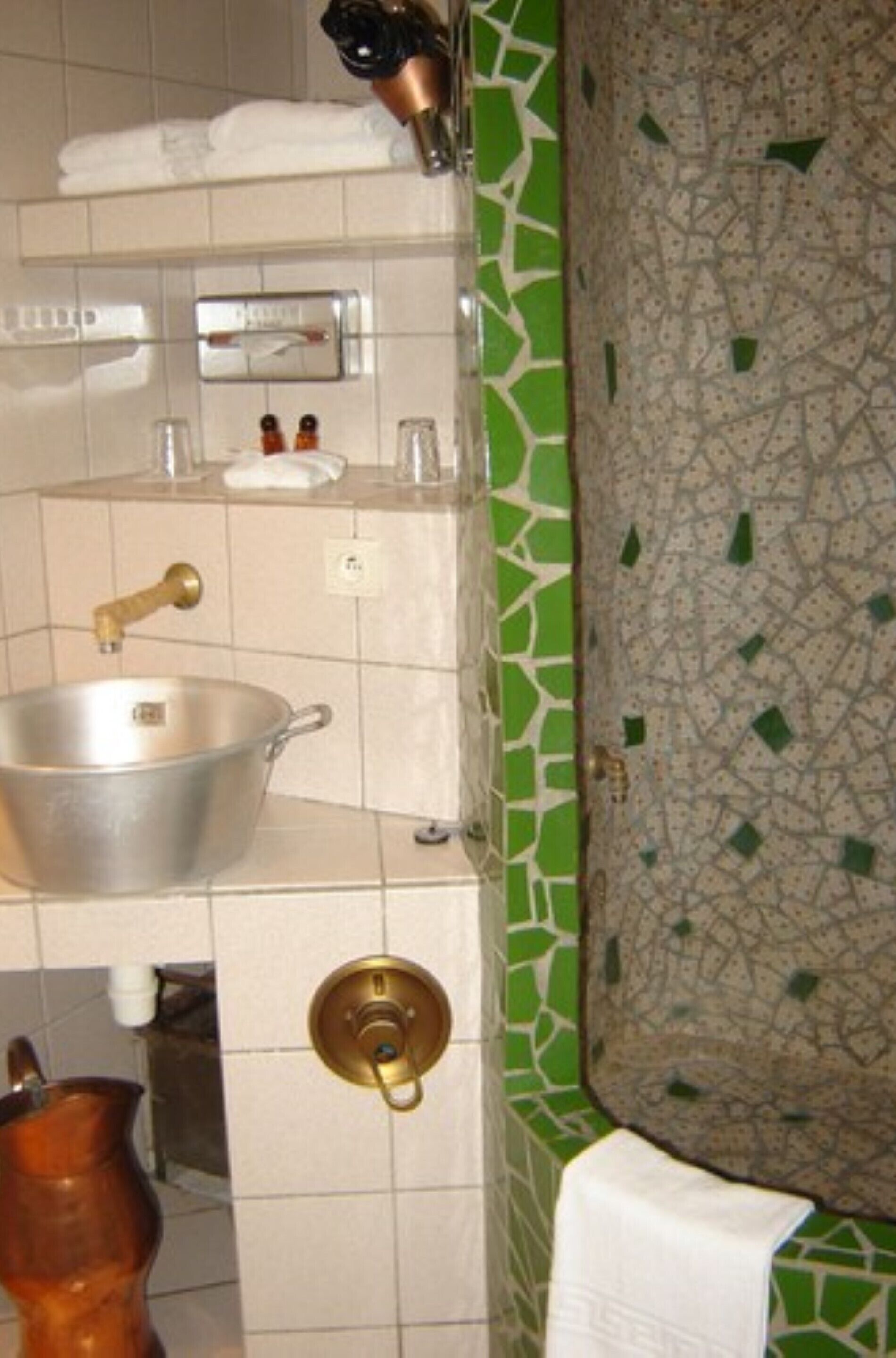 classic double room | bathroom | bathtub, hair dryer, towels