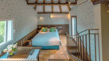 Kahden hengen classic-huone | Ylelliset vuodevaatteet, yksilöllisesti sisustettu