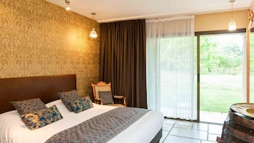 Deluxe Triple Room | Premium bedding, individually decorated, individually furnished, desk