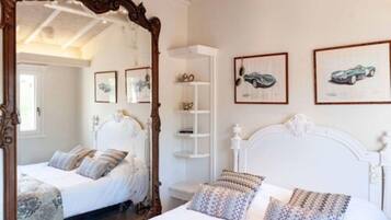 Classic Double Room | Premium bedding, individually decorated, individually furnished, desk