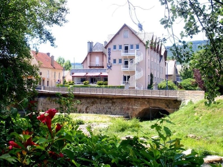 Exterior. The Originals Boutique, Hôtel du Pont Roupt, Mende