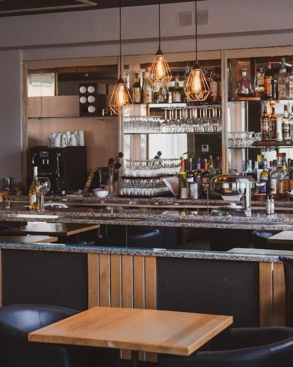 Bar (en el alojamiento)
