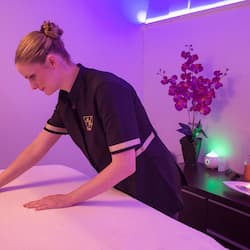 Body treatments, body wraps, body scrubs, facials, 1 treatment room