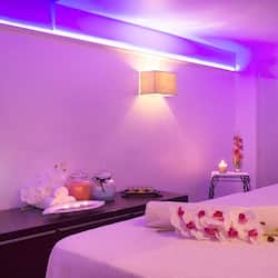 Body treatments, body wraps, body scrubs, facials, 1 treatment room