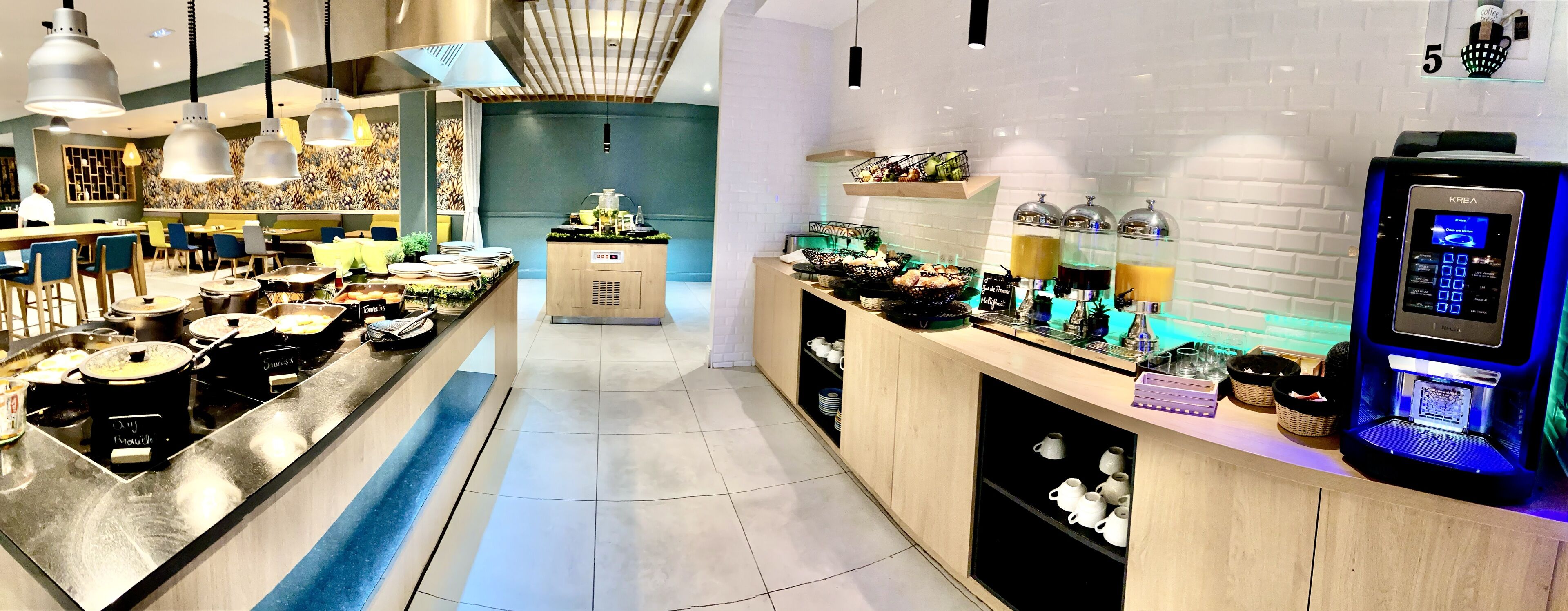 daily buffet breakfast for a fee