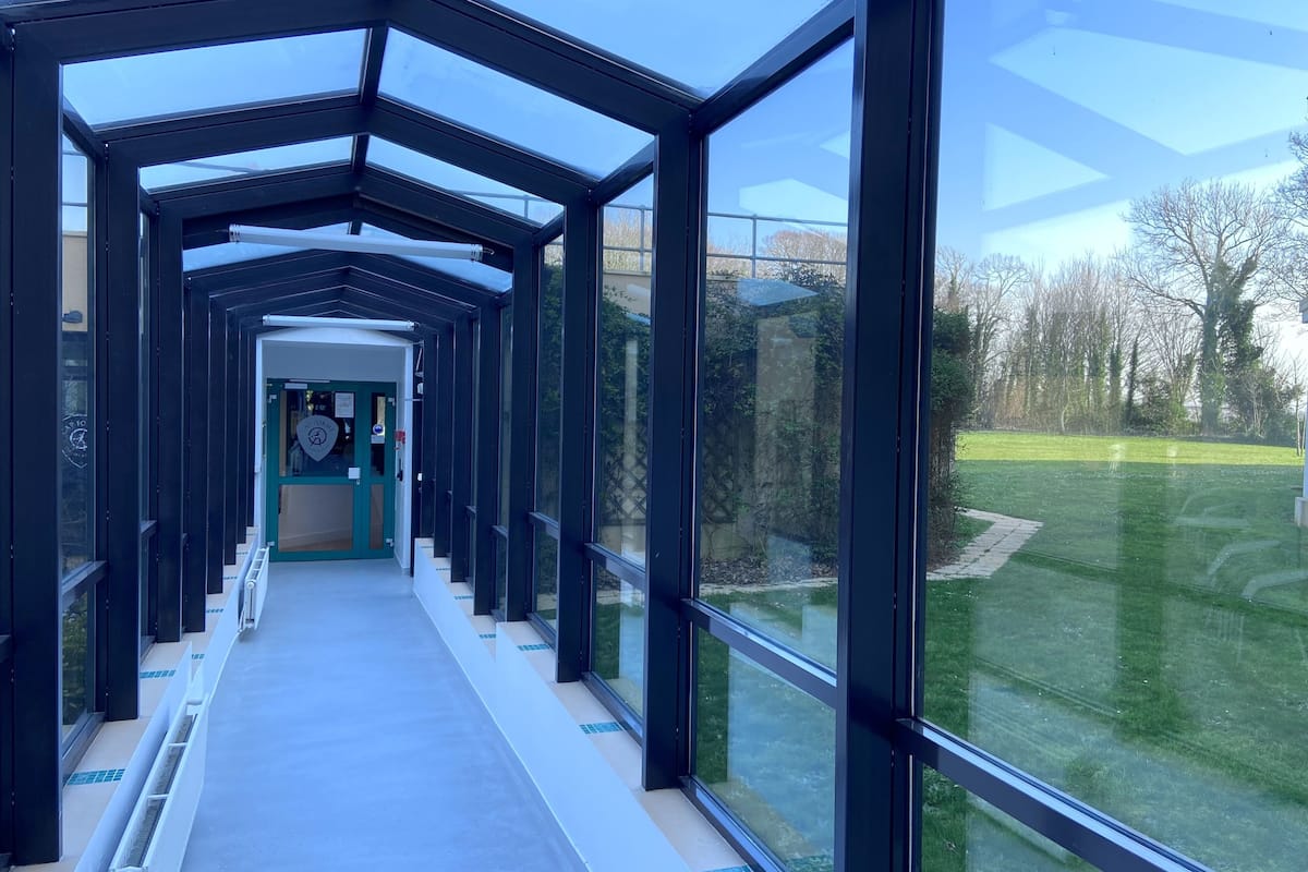 indoor pool, pool loungers
