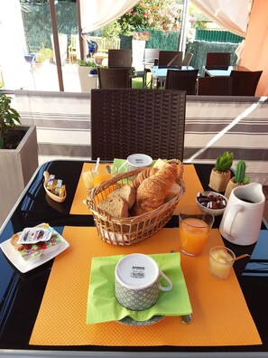 Daily continental breakfast for a fee