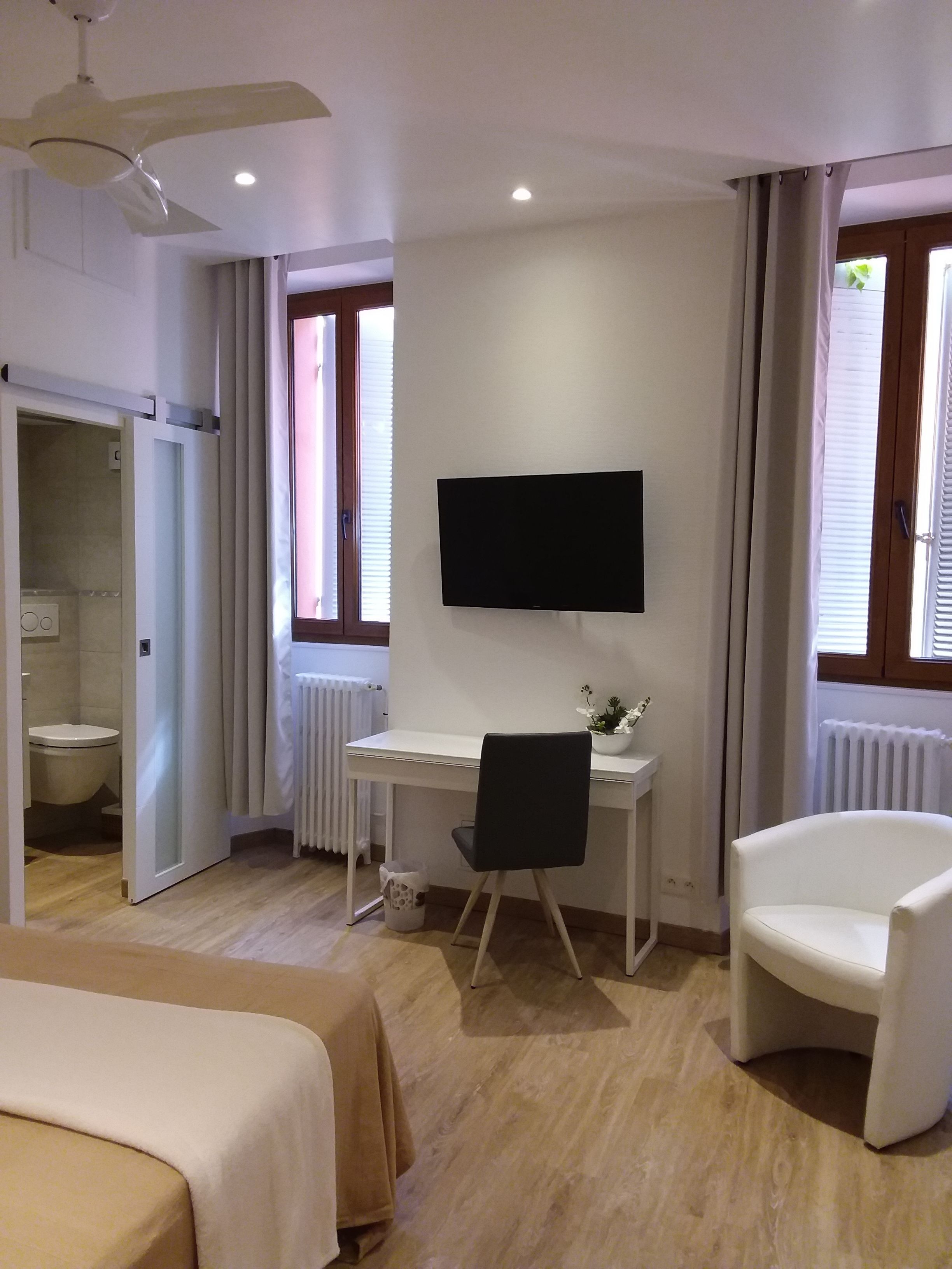 舒适双人房, 1 张大床 | 折叠床/加床（额外收费）、免费 WiFi