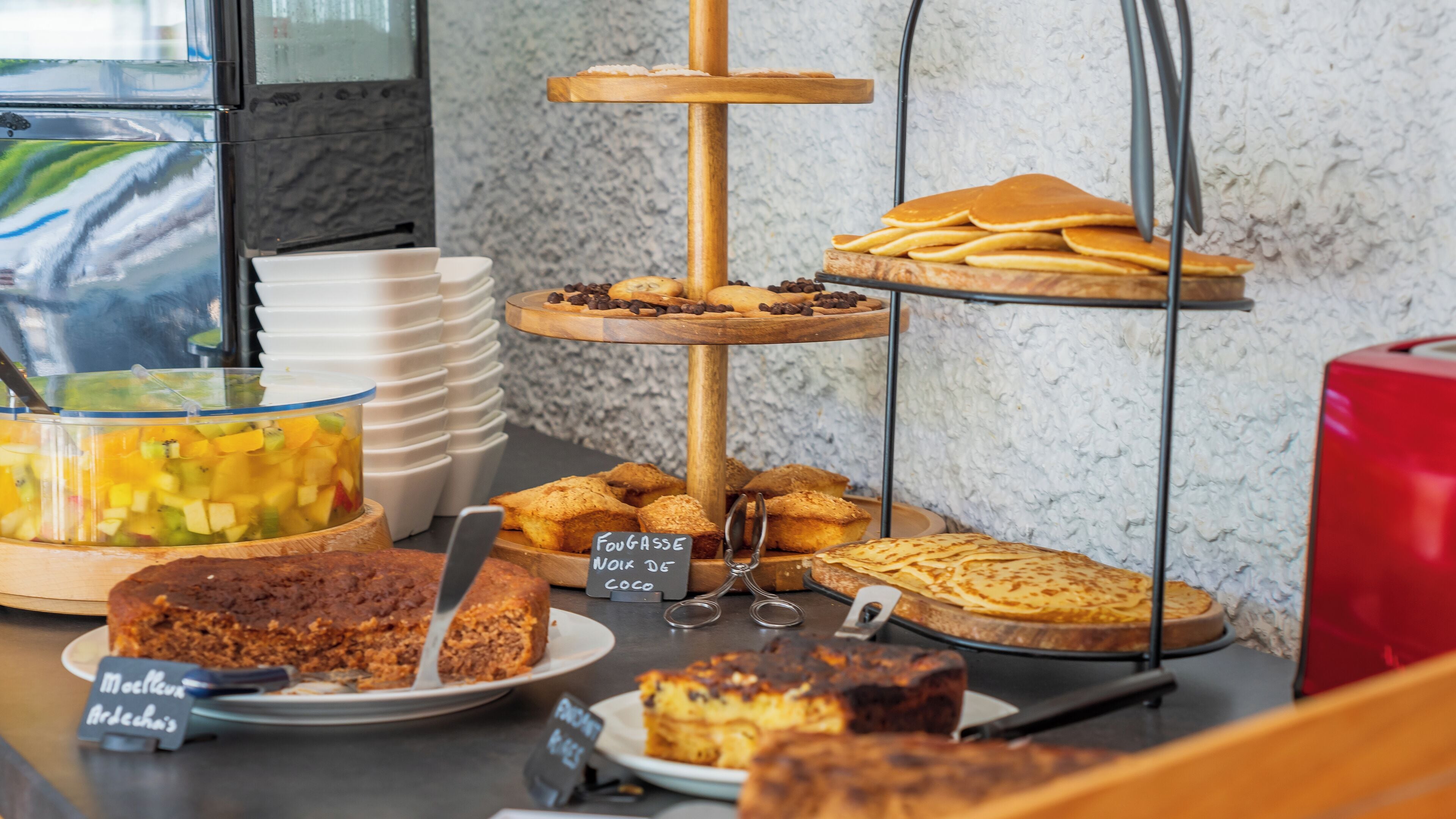daily buffet breakfast (eur 14 per person)