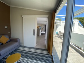 Familienzimmer, Terrasse, Poolblick | Terrasse/Patio