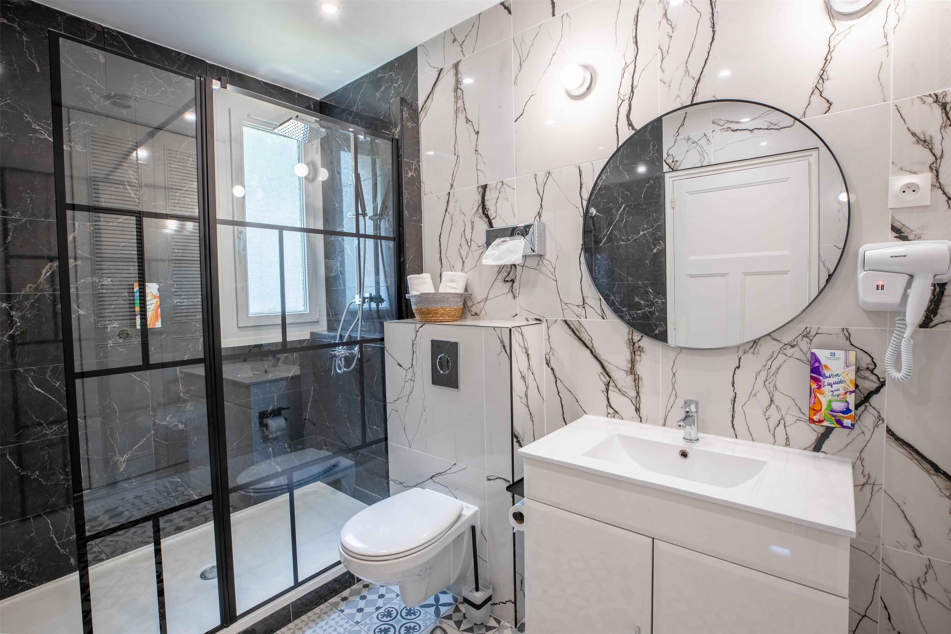 classic room, 1 queen bed, non smoking | bathroom | free toiletries, hair dryer, towels