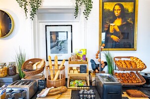 Petit déjeuner buffet servi tous les jours en supplément