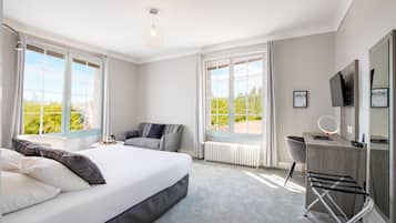 In-room safe, desk, iron/ironing board, free WiFi