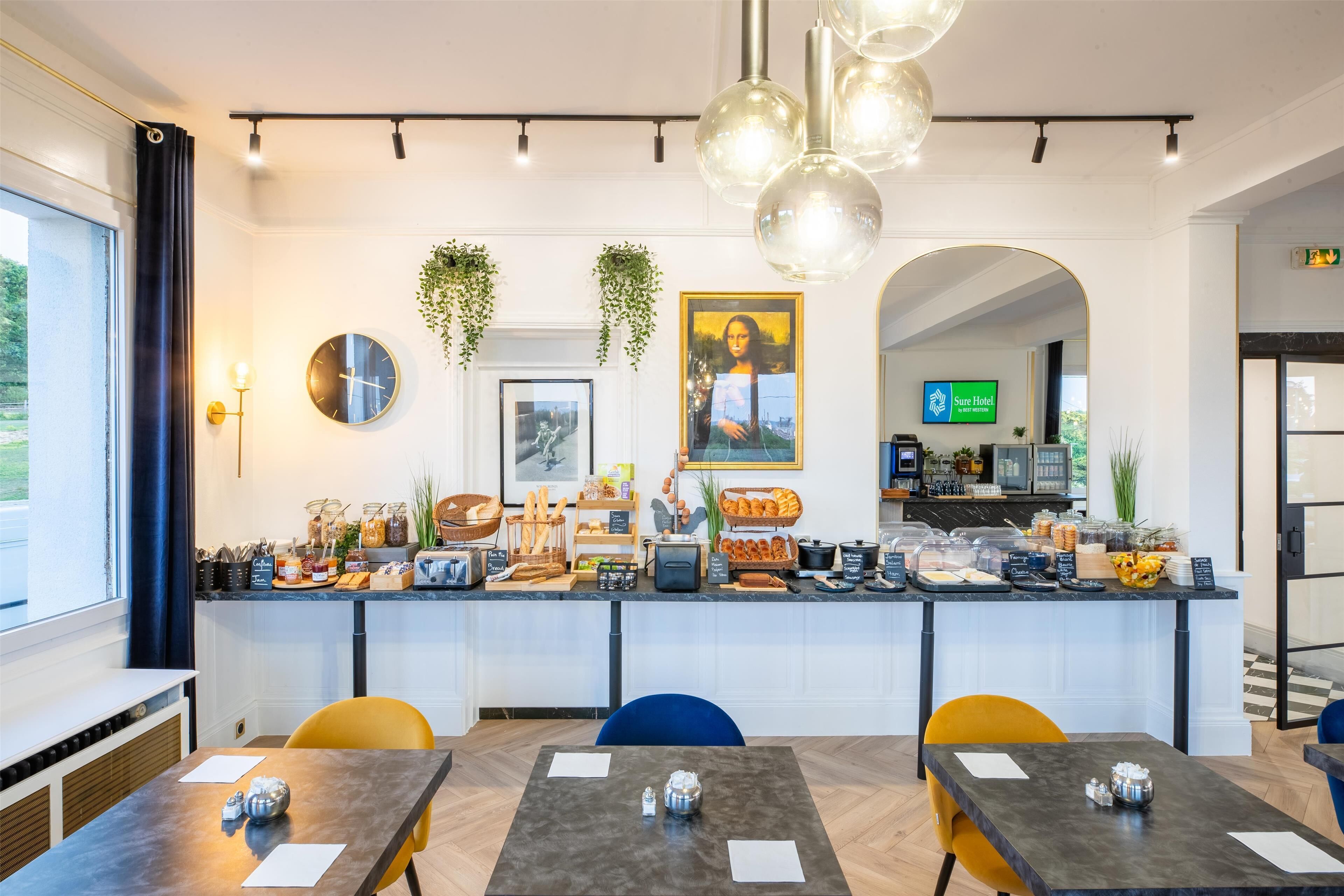 daily buffet breakfast (eur 12 per person)