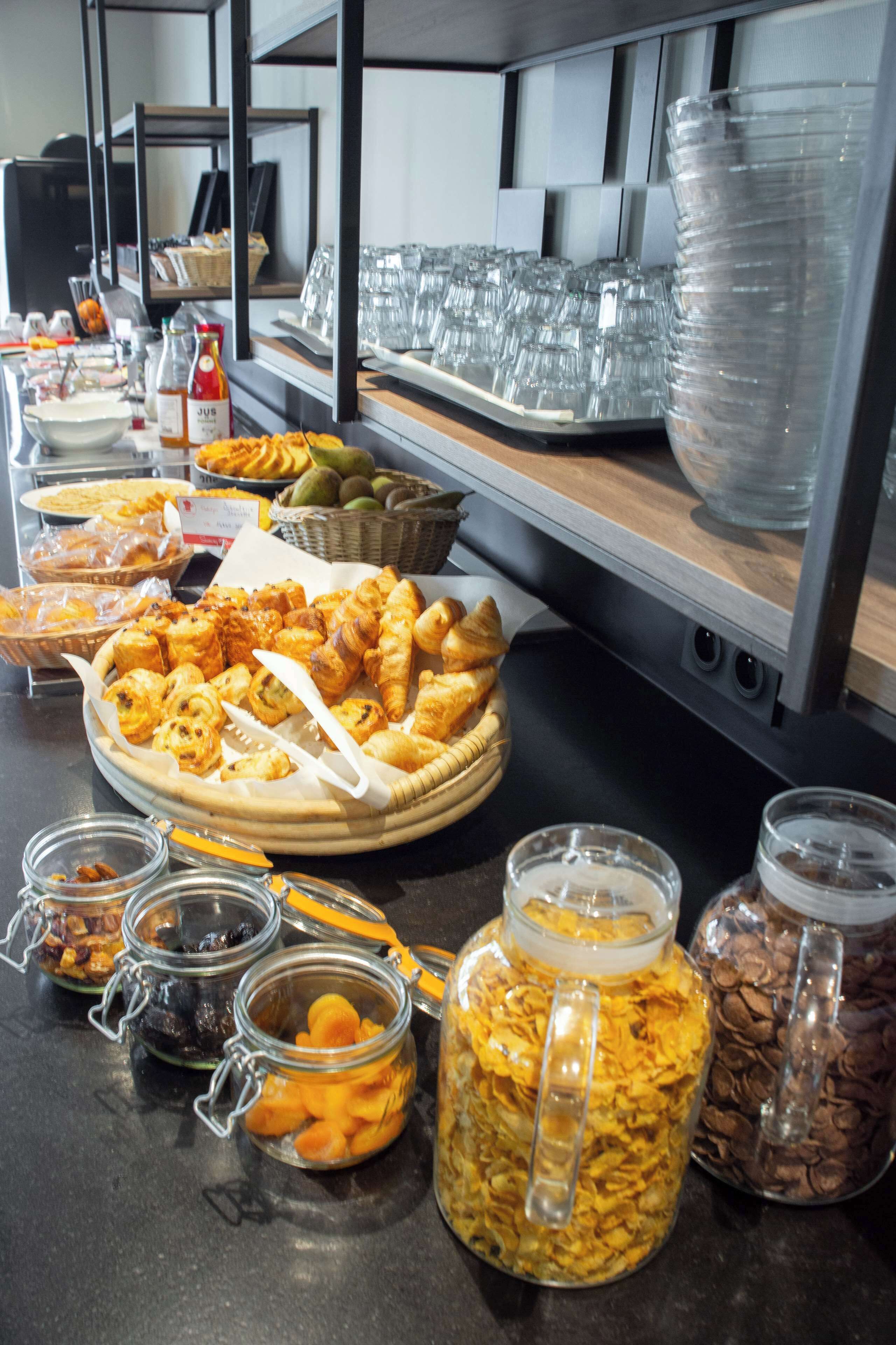 Desayuno buffet todos los días (con cargo)