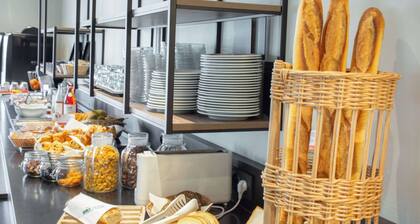 Brit Hotel Caen Nord - Mémorial