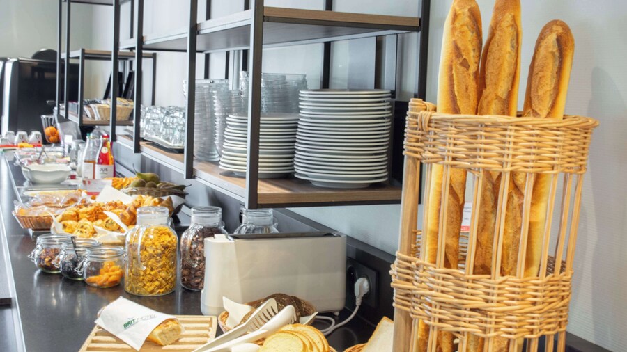 Brit Hotel Caen Nord - Mémorial