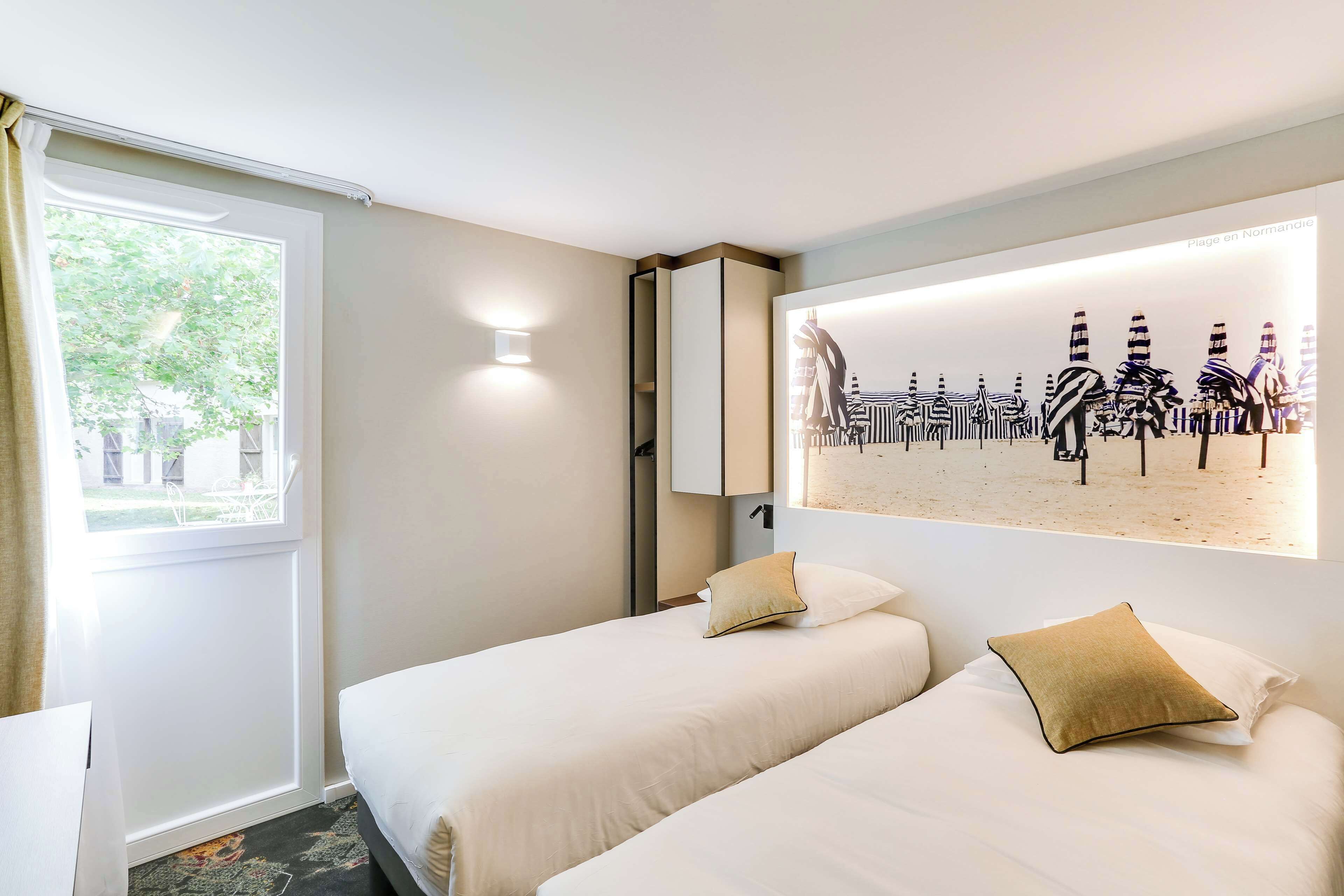 desk, soundproofing, iron/ironing board, free wifi