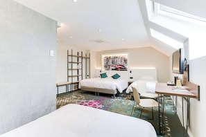 Habitación superior | Escritorio, insonorización, tabla de planchar con plancha y wifi gratis 