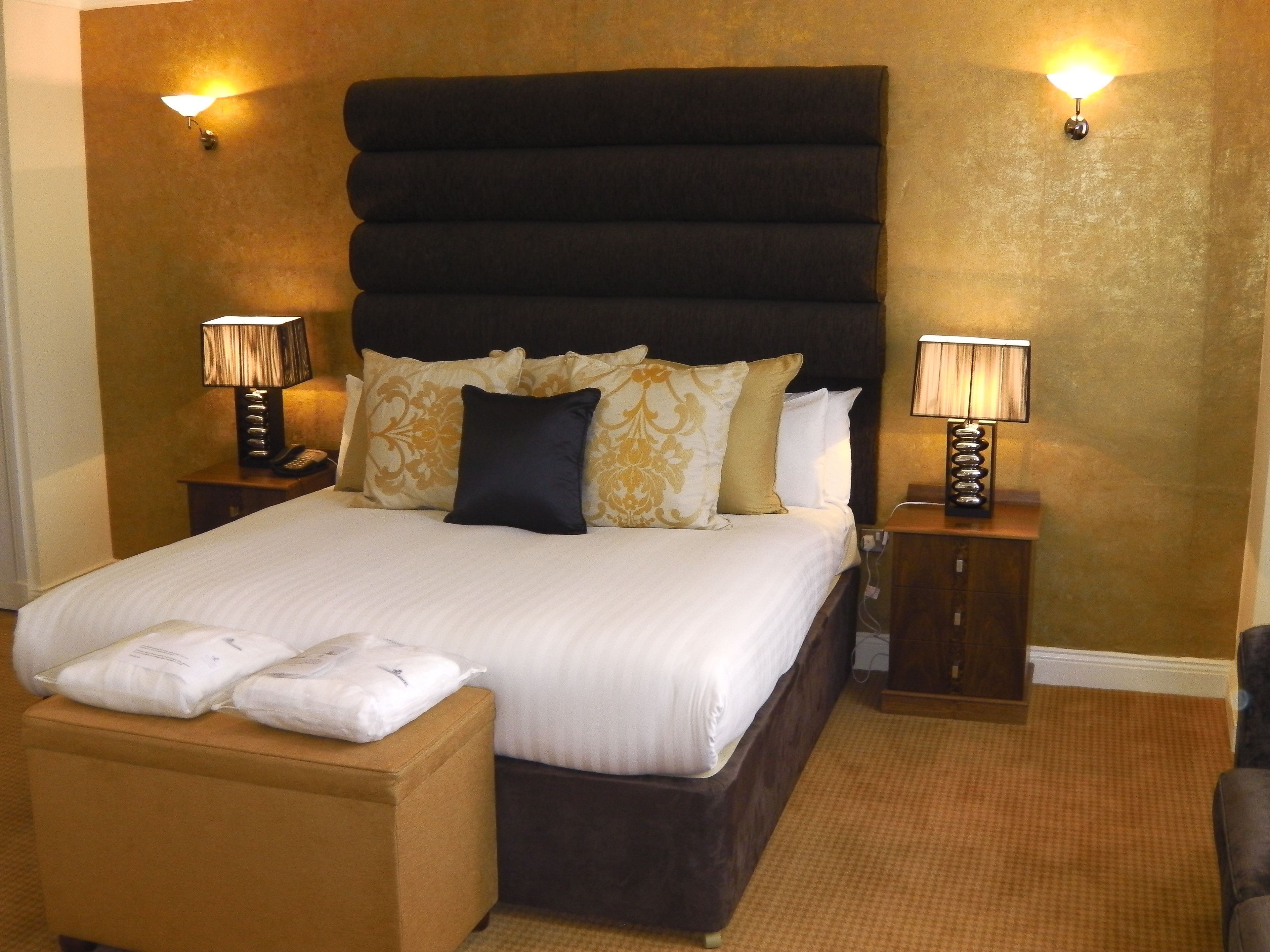 suite | in-room safe, desk, iron/ironing board, free wifi