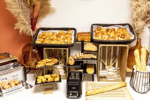 Petit déjeuner buffet compris tous les jours