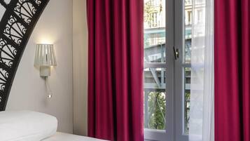 Chambre Standard, 1 lit double | Literie de qualité supérieure, surmatelas, rideaux occultants