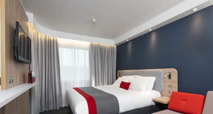 Holiday Inn Express London Luton Airport by IHG