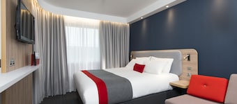 Holiday Inn Express London Luton Airport by IHG