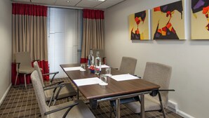 Meeting facility - Holiday Inn Express London Luton Airport by IHG (Luton)