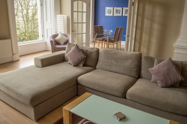 Apartment, 1 Bedroom (Extended Stay) | Living area