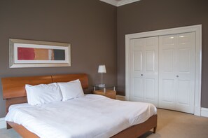 Egyptian cotton sheets, desk, soundproofing, iron/ironing board