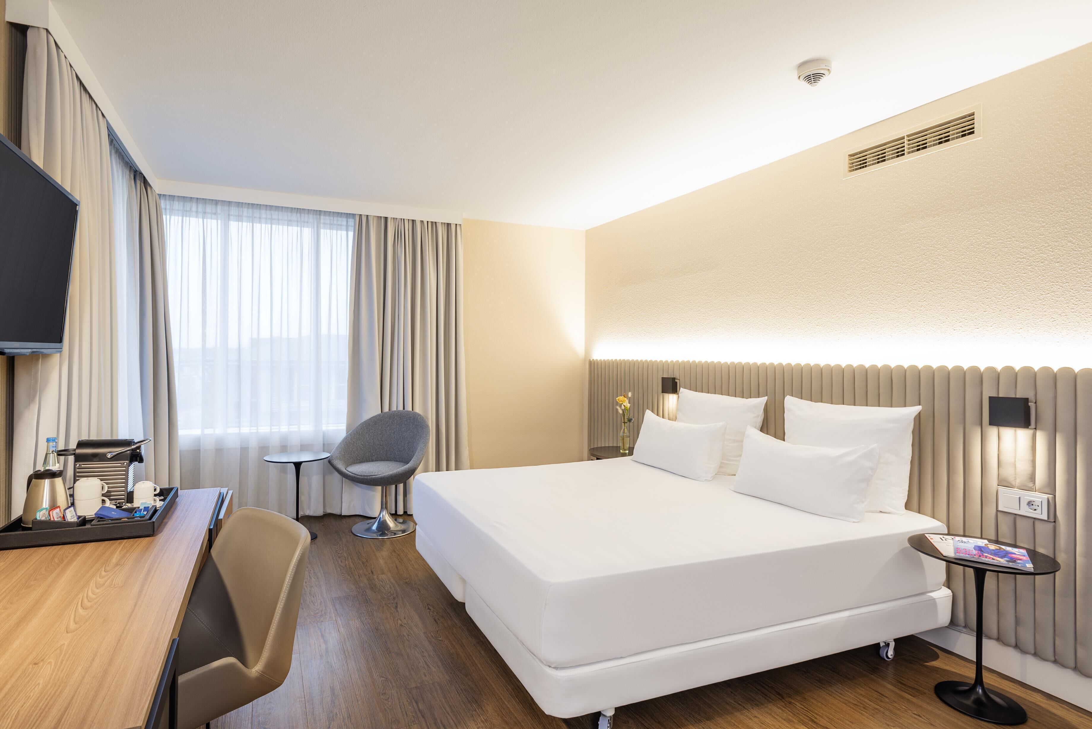 Allergikerbettwaren, Pillowtop-Betten, Zimmersafe, Schreibtisch