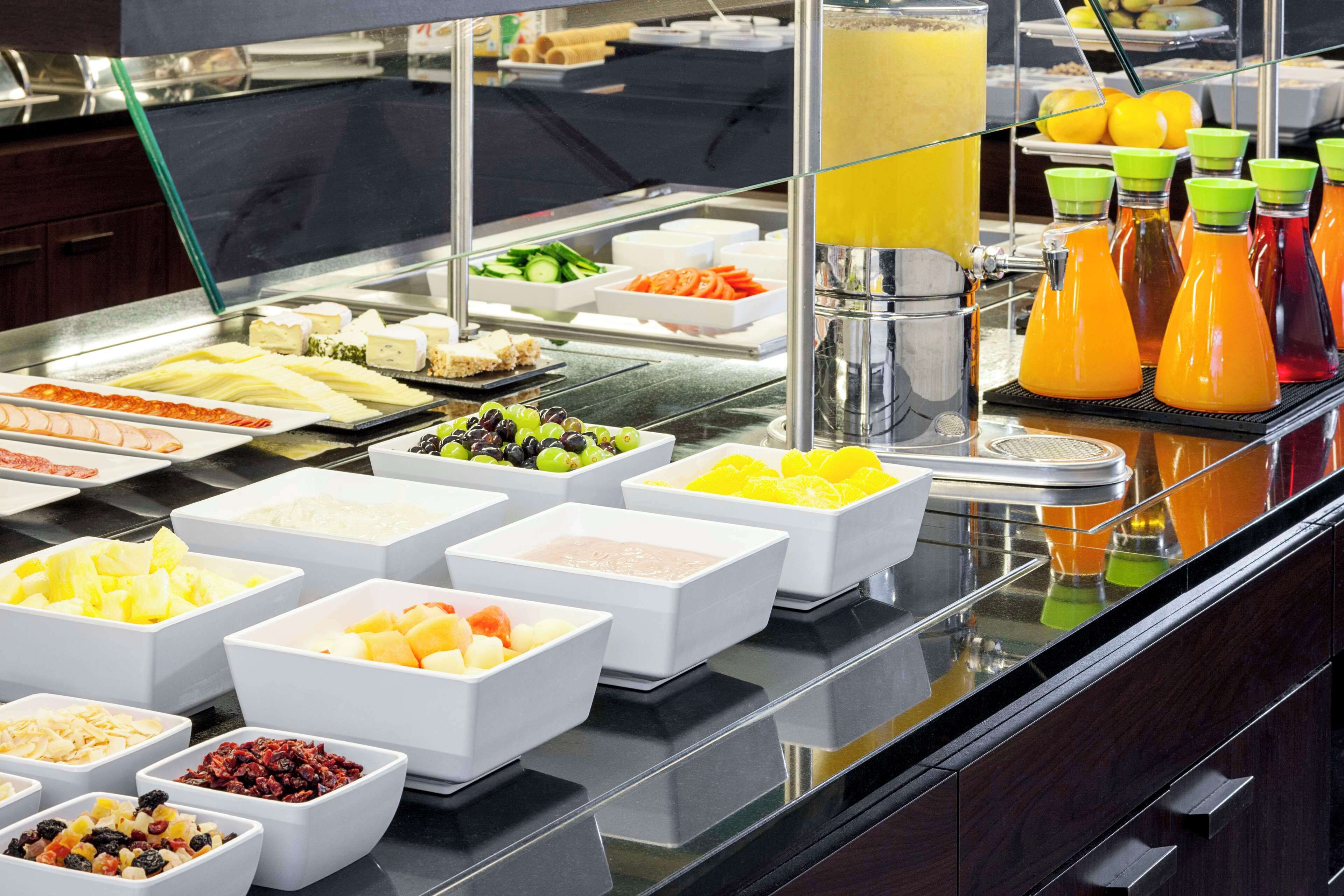 Tägliches Frühstücksbuffet gegen Gebühr