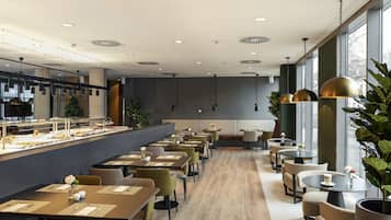 Desayuno buffet todos los días (con cargo)