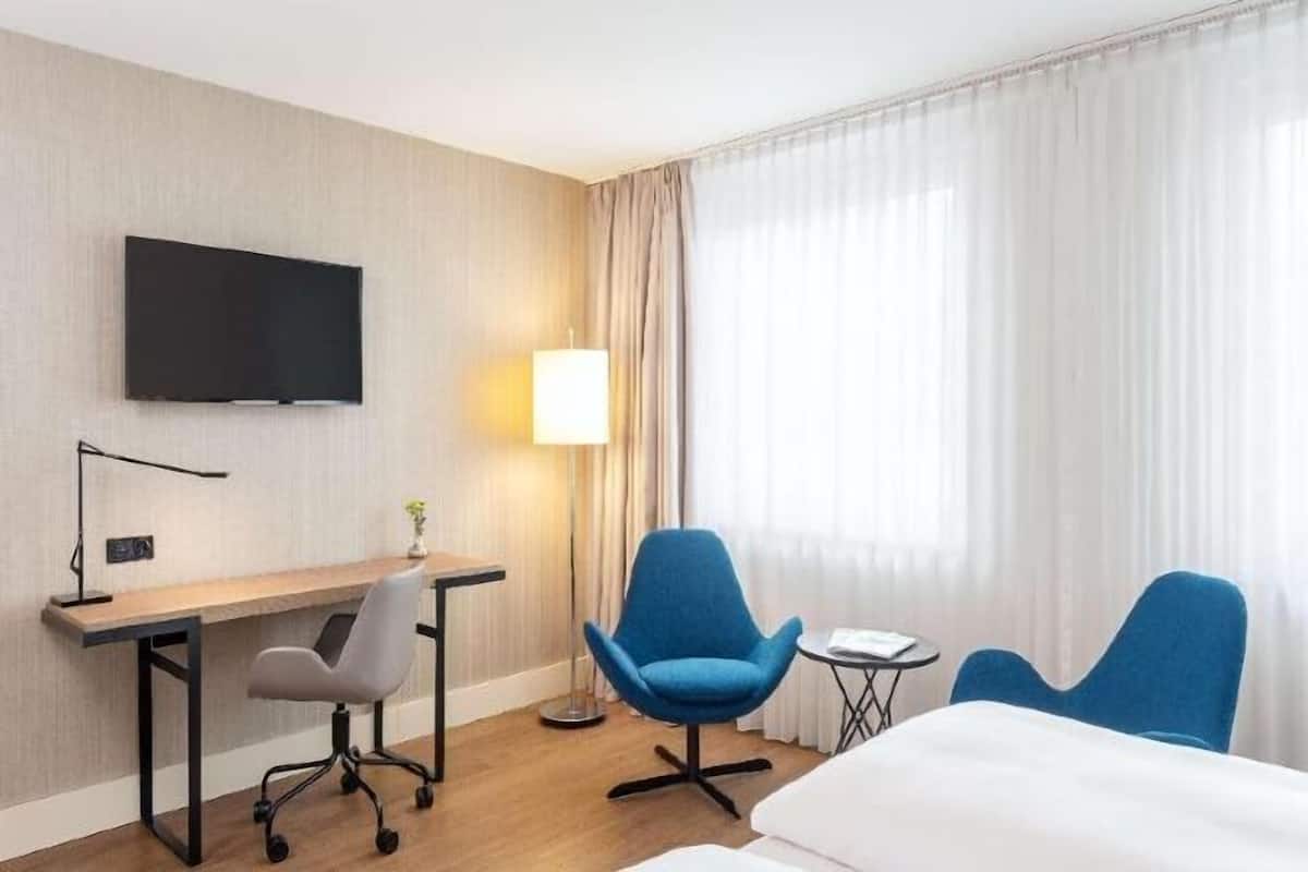 高級寢具、特厚豪華床墊、迷你吧、房內夾萬