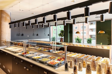 Desayuno buffet todos los días (con cargo)