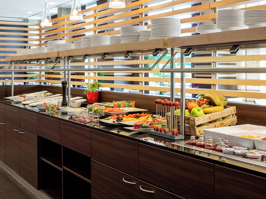 Tägliches Frühstücksbuffet gegen Gebühr