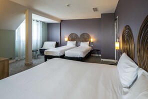 Habitación familiar, 2 camas dobles | Ropa de cama de alta calidad, caja fuerte, decoración individual