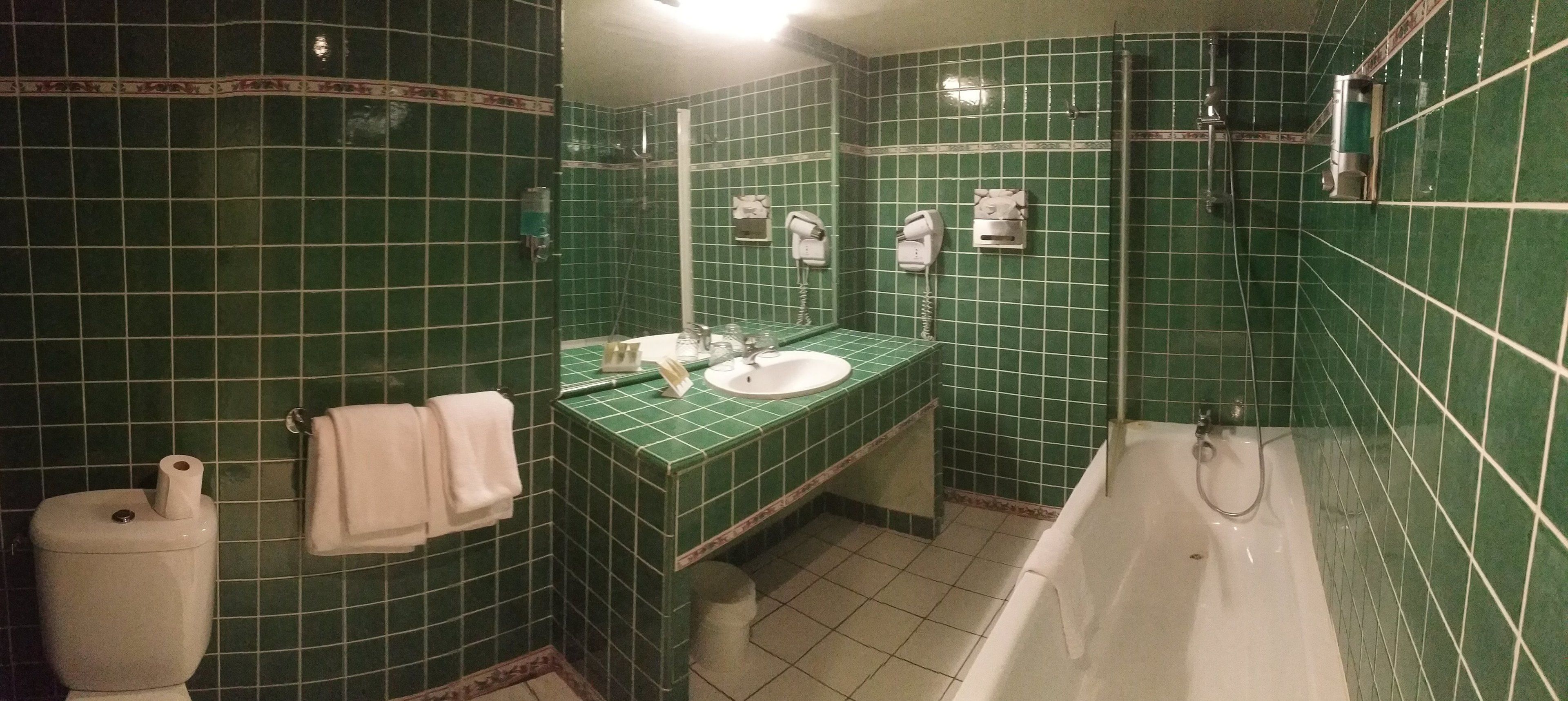 junior suite, multiple beds, non smoking, mezzanine | bathroom | free toiletries, hair dryer, towels