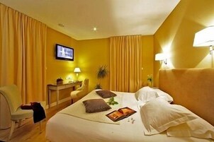 Premium bedding, in-room safe, soundproofing, iron/ironing board