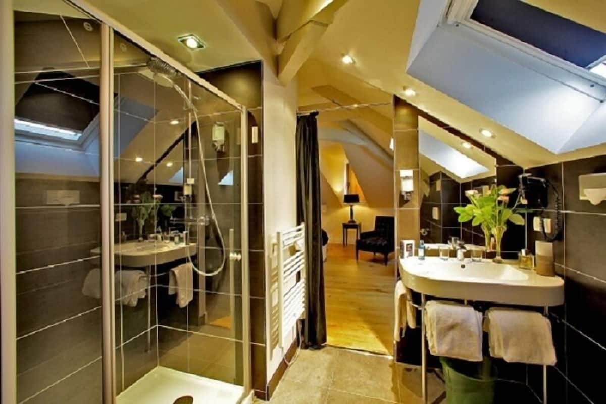 superior double room | 1 bedroom, premium bedding, in-room safe, soundproofing