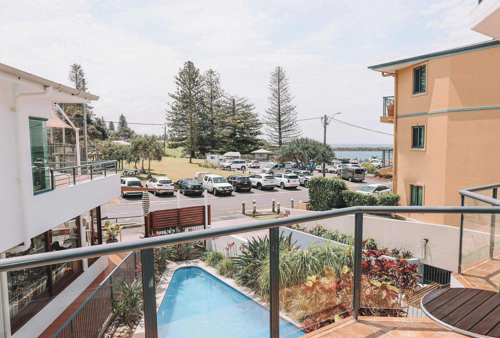 ルーム クイーンベッド 1 台 オーシャンビュー | バルコニーからの眺望