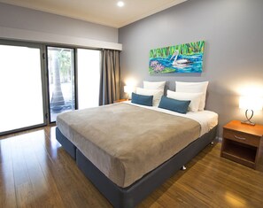 King Room | Premium bedding, in-room safe, desk, blackout drapes