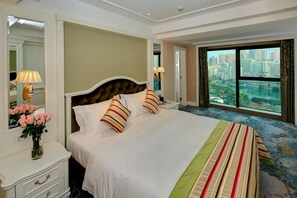 Apartment, 2 Bedrooms(Chinese Domestic Guests Only) | Minibar, in-room safe, desk, laptop workspace - Central Hotel Jingmin (Xiamen)