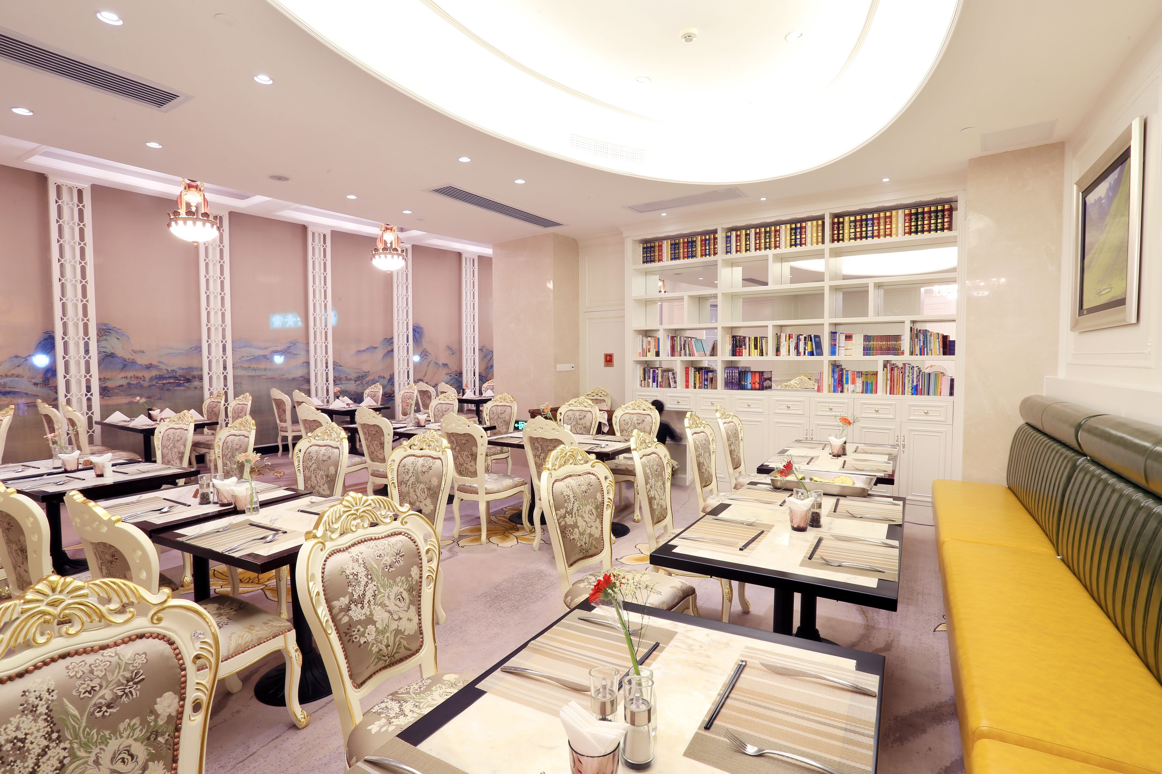 daily buffet breakfast (cny 147 per person)