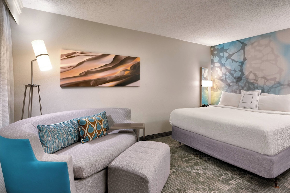 Room, 1 King Bed with Sofa bed, Balcony