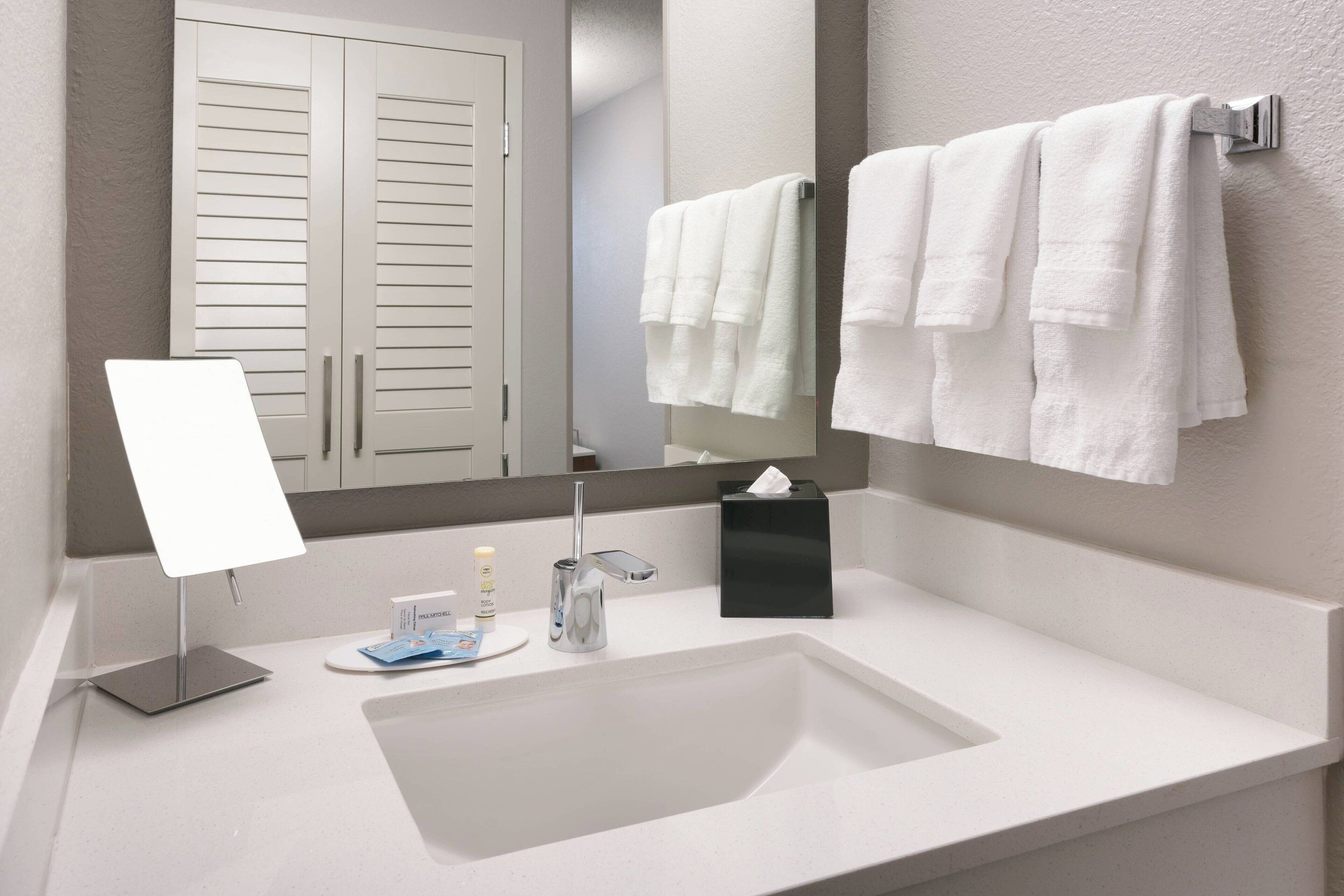 combined shower/bathtub, free toiletries, hair dryer, towels